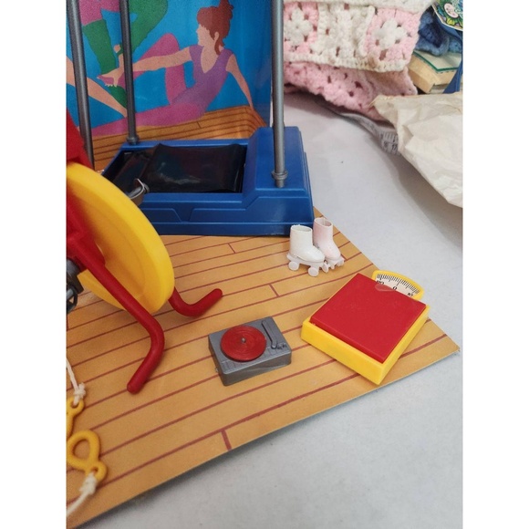 1984 Vintage Sears Doll Playset Doll Multi-color Vintage 27 Piece Set Retro Gym - Picture 4 of 16